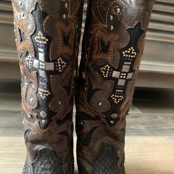 Corral Swarovski Gem and Metallic Studded Boot - Picture 3 of 8